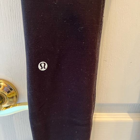 Lululemon Reversible Jogging Pants - Sz 4. Perfect for winter! - Picture 8 of 9